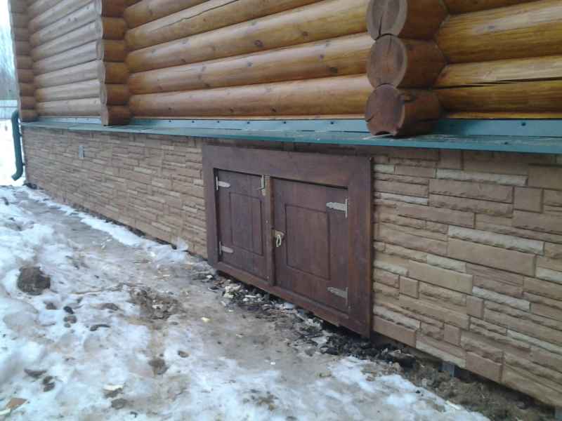 Отместка цоколя деревянного дома